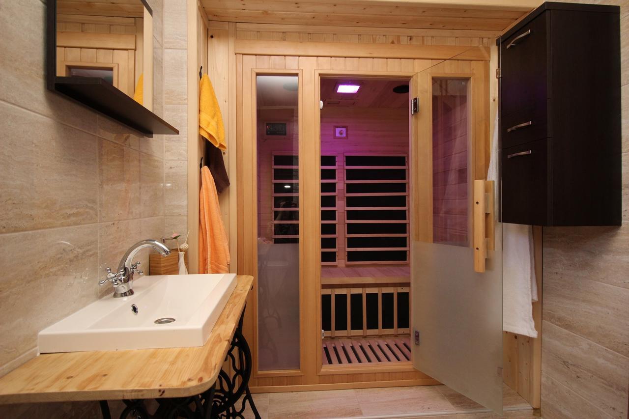 Villa Hrustika - Heated Pool, Jacuzzi & Sauna Gabonjin Экстерьер фото